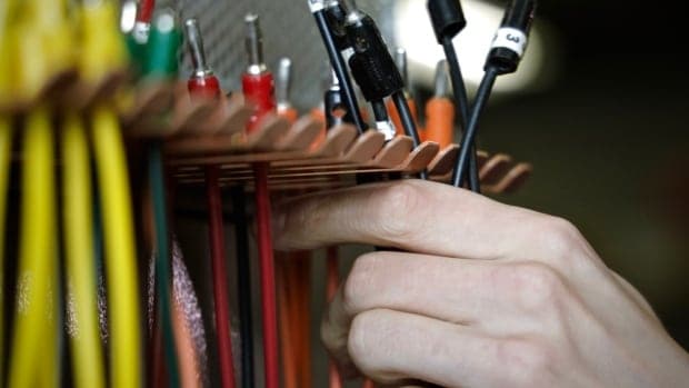 Niagara company and Hamilton man fined for unlicensed electrical work