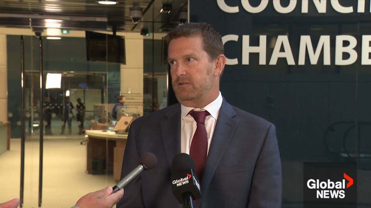 Click to play video: 'Enmax CEO speaks out on utility’s election spending in Maine after shareholder meeting'