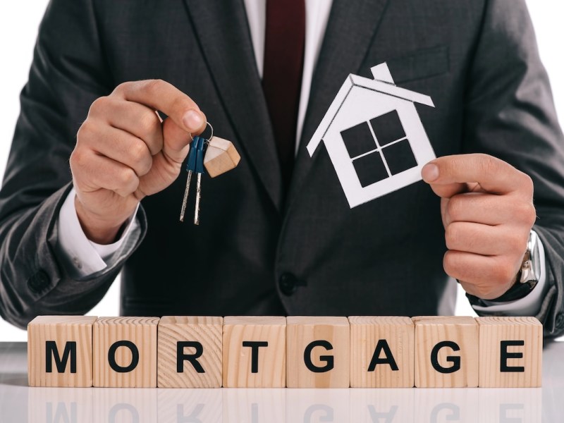How to Find a Mortgage Broker in Canada as a Newcomer